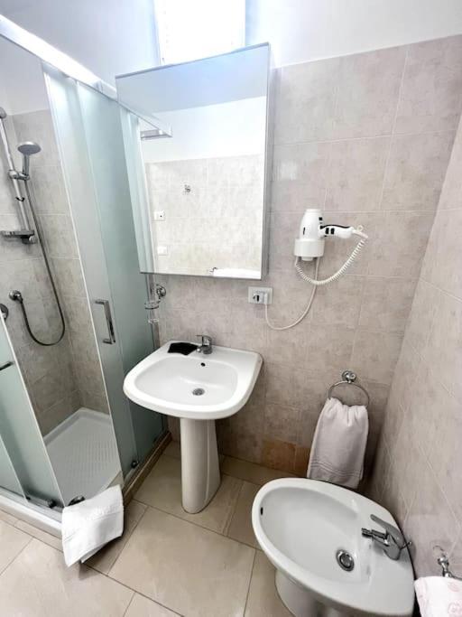 Hotel Virginia Apartaments - Stazione Termini Roma Ngoại thất bức ảnh